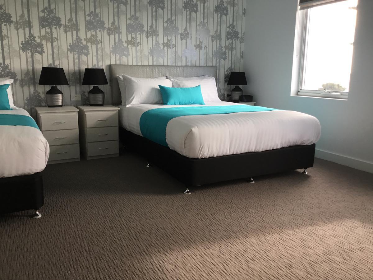 בורני Beach Hotel מראה חיצוני תמונה