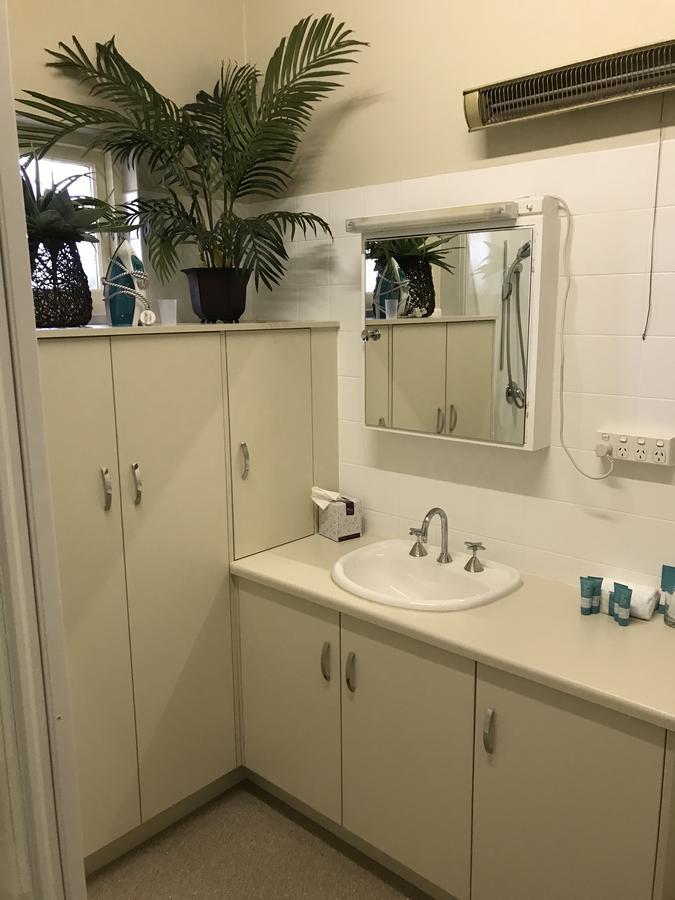 בורני Beach Hotel מראה חיצוני תמונה