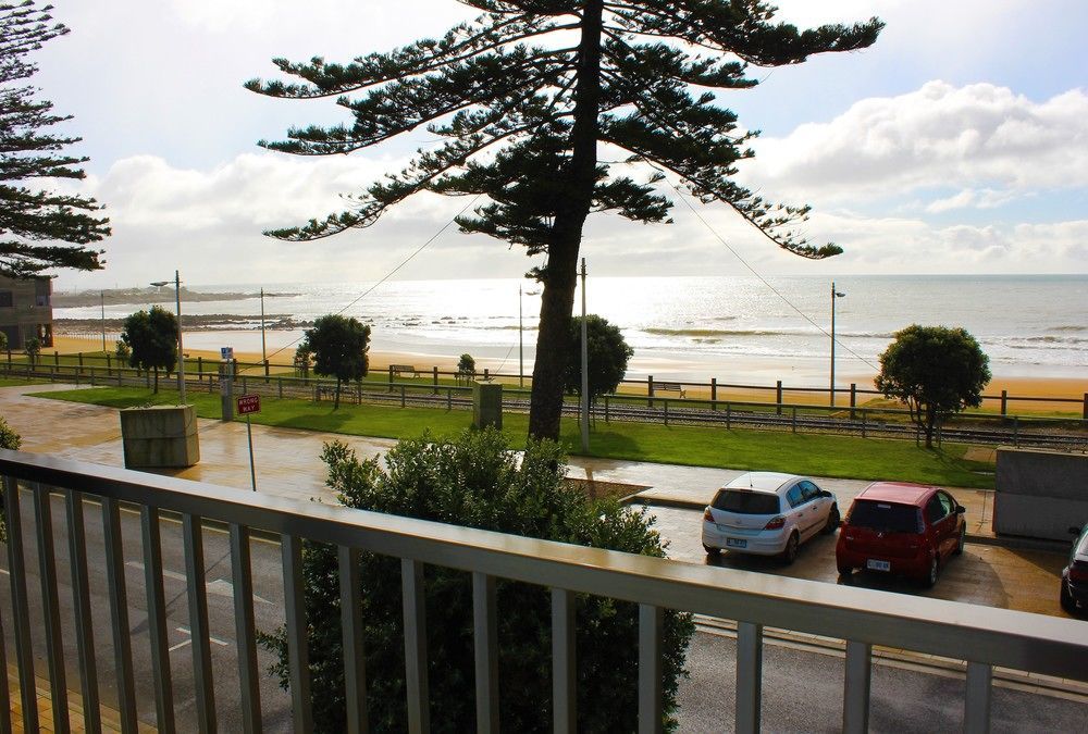 בורני Beach Hotel מראה חיצוני תמונה